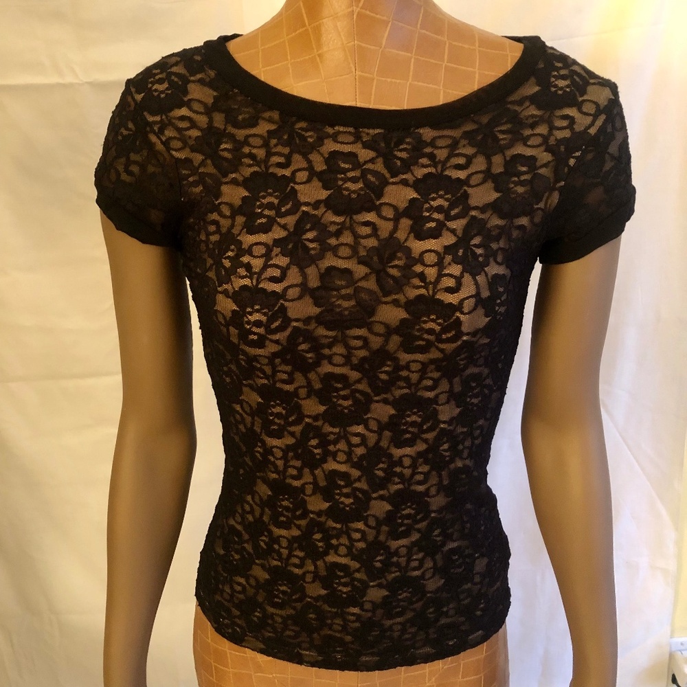 Nude Lined Lace Stretch Tee Shirt, Short Sleeve